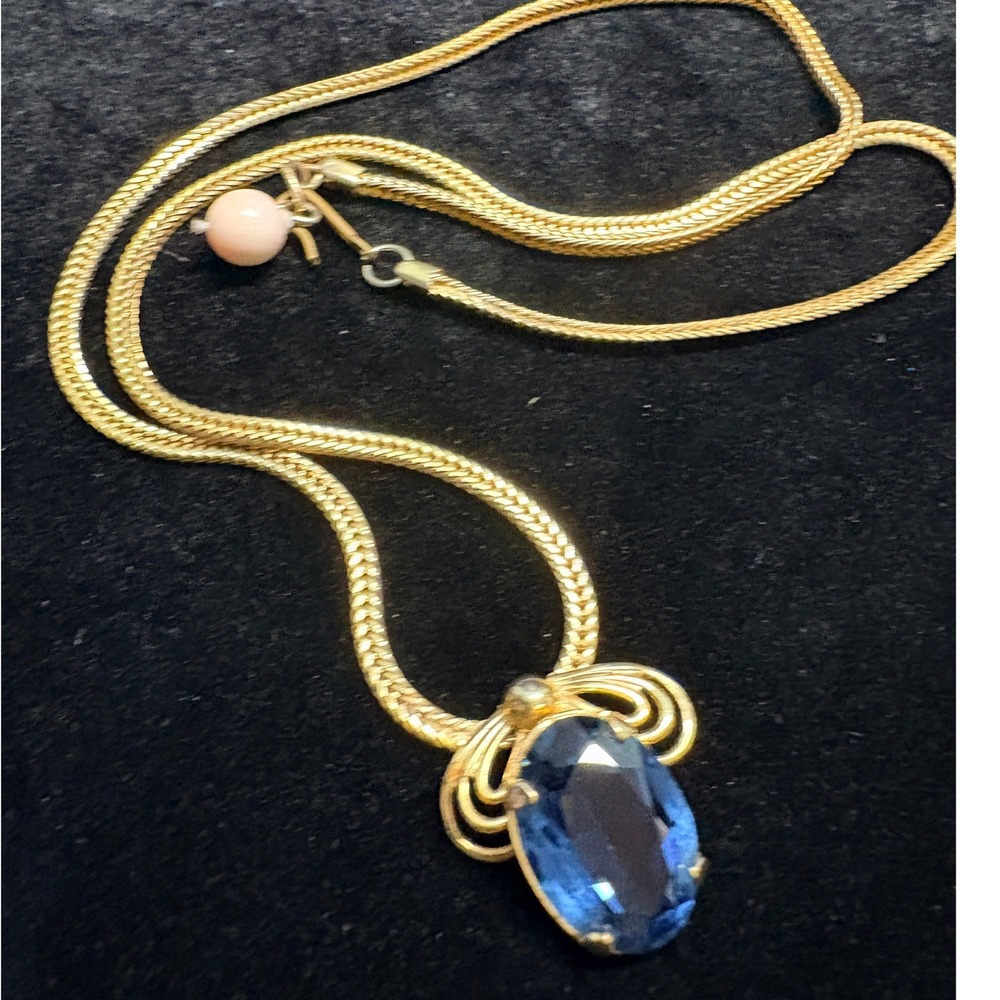 Vintage Gold Tone Wheat Chain Blue Oval Stone Pendant Necklace 22 Inch 15g